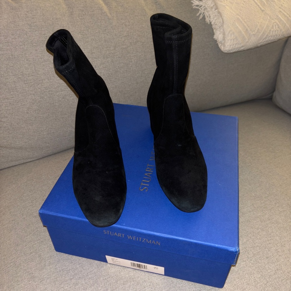 Stuart Weitzman siggy 60 suede bootie